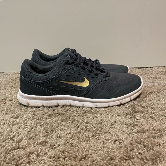 Running shoes - Picture 2 of 6